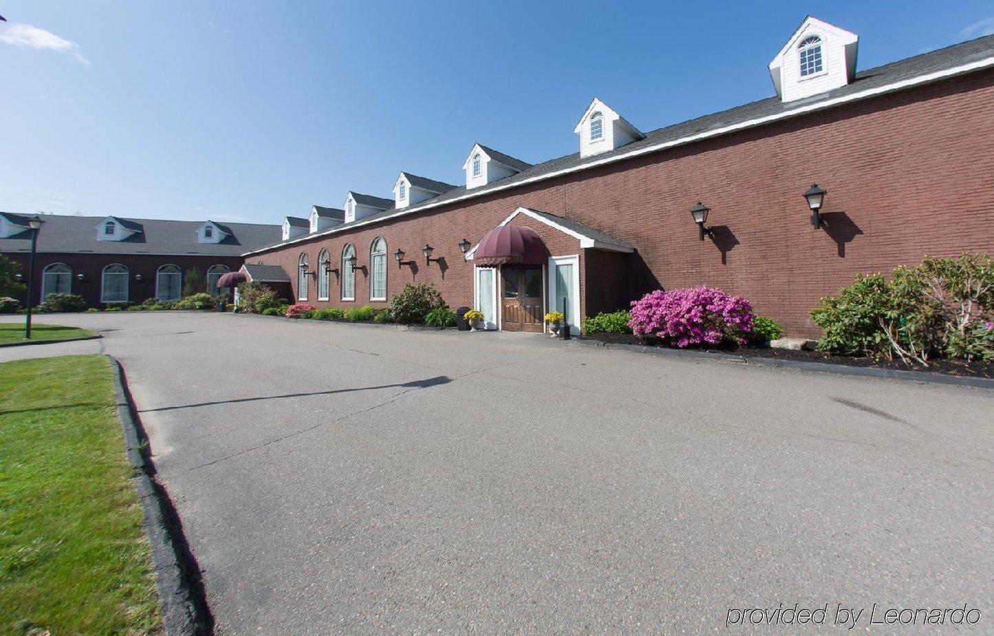 Colonial Hotel Gardner Exterior photo